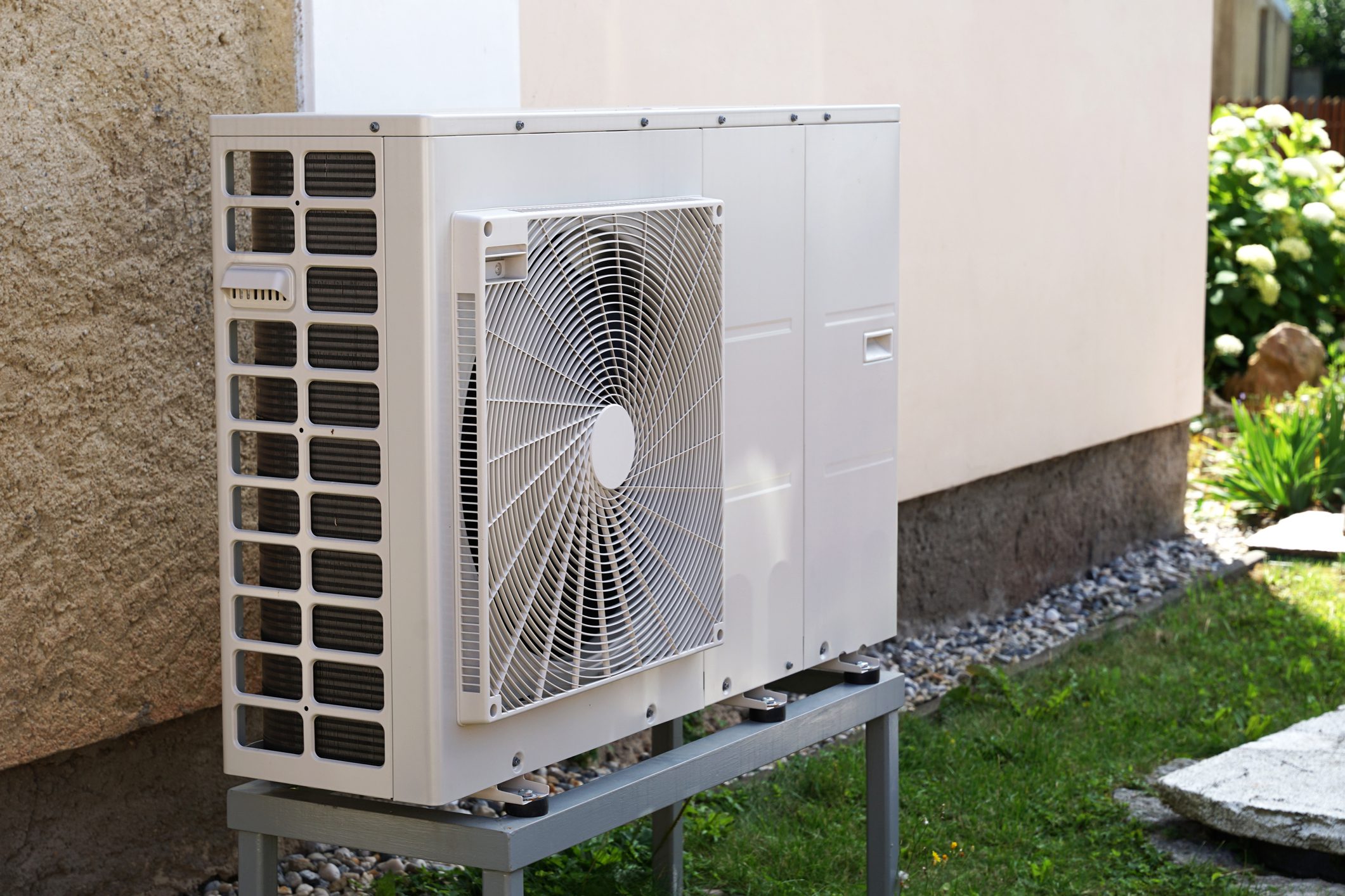 are-heat-pumps-worth-it-in-canada